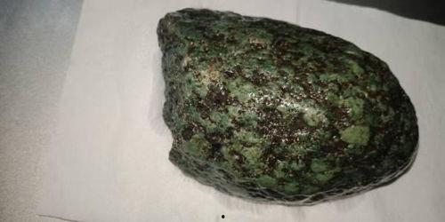 墨绿玻璃陨石视频,穿越时空的神秘使者