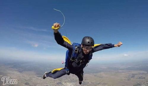 跳伞的视频,跳伞极限运动瞬间捕捉